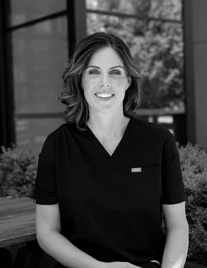 Dott.ssa Hannah Lewis, Medico e Dermatologa